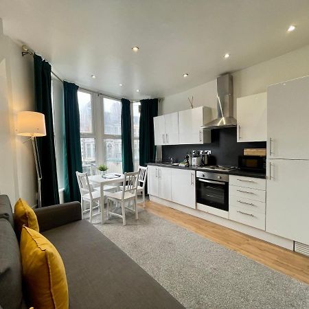 Stylish Modern Apartment For Up To 4 Nr Citycentre Cardiff Eksteriør billede